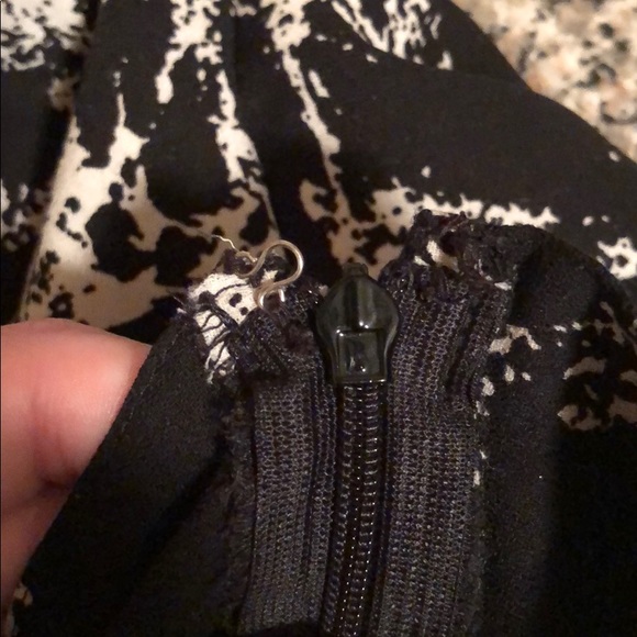 Abstract Design Skirt - Picture 4 of 4